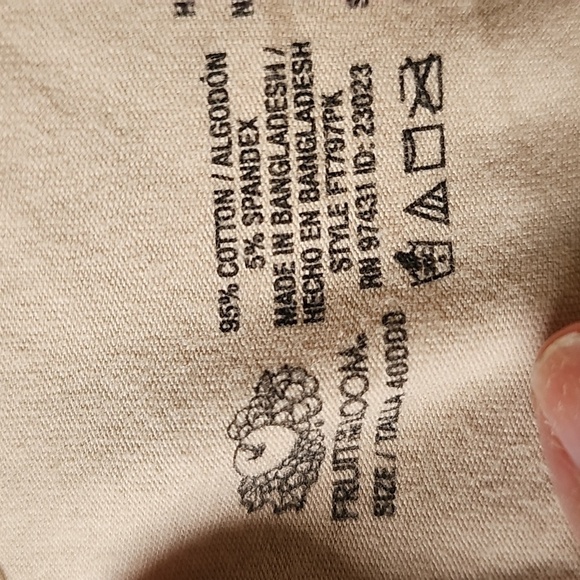 Set of Three Padded Tee Shirt Bras Black, White, Tan. NWT. 40 DDD. - Picture 3 of 8